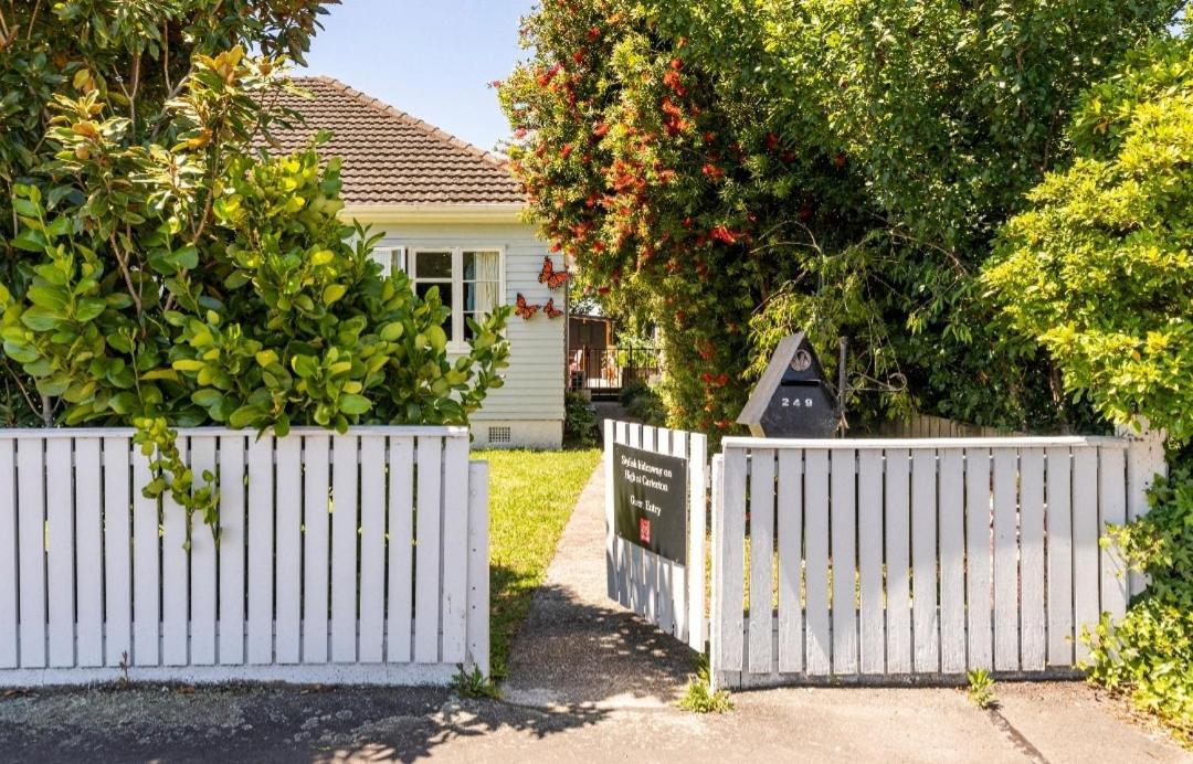 Stylish Hideaway On High St Carterton Bed & Breakfast Exterior photo